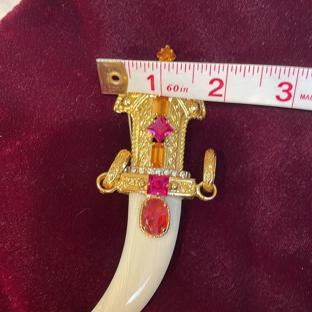 GIANFRANCO FERRE — GOLD AND GEM BROOCH - Picture 10 of 16